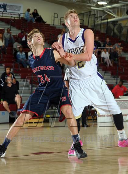 Thumbnail 3 in Bellarmine-Jefferson vs. Ridgeview (MaxPreps Holiday Classic) photogallery.