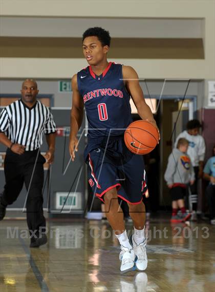 Thumbnail 2 in Bellarmine-Jefferson vs. Ridgeview (MaxPreps Holiday Classic) photogallery.