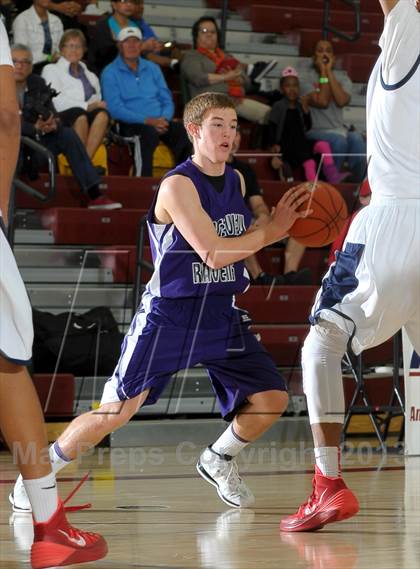 Thumbnail 1 in Bellarmine-Jefferson vs. Ridgeview (MaxPreps Holiday Classic) photogallery.