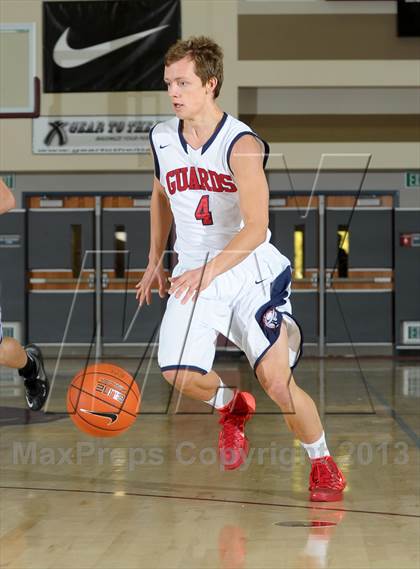Thumbnail 1 in Bellarmine-Jefferson vs. Ridgeview (MaxPreps Holiday Classic) photogallery.