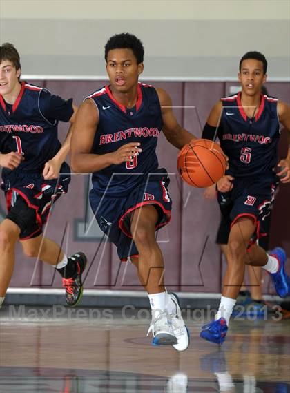 Thumbnail 2 in Bellarmine-Jefferson vs. Ridgeview (MaxPreps Holiday Classic) photogallery.