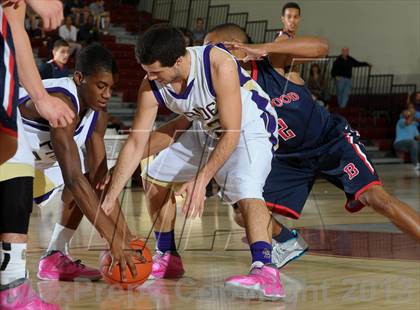 Thumbnail 3 in Bellarmine-Jefferson vs. Ridgeview (MaxPreps Holiday Classic) photogallery.