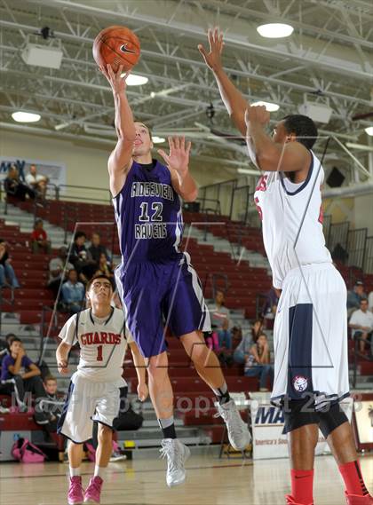 Thumbnail 2 in Bellarmine-Jefferson vs. Ridgeview (MaxPreps Holiday Classic) photogallery.