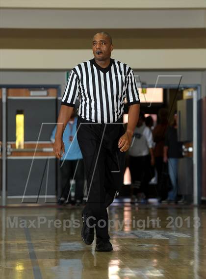 Thumbnail 3 in Bellarmine-Jefferson vs. Ridgeview (MaxPreps Holiday Classic) photogallery.