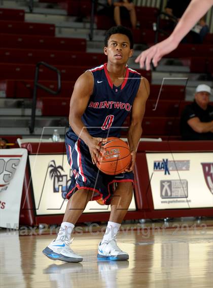 Thumbnail 3 in Bellarmine-Jefferson vs. Ridgeview (MaxPreps Holiday Classic) photogallery.