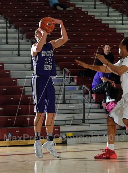 Thumbnail 1 in Bellarmine-Jefferson vs. Ridgeview (MaxPreps Holiday Classic) photogallery.