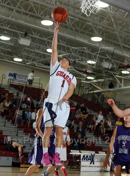 Thumbnail 3 in Bellarmine-Jefferson vs. Ridgeview (MaxPreps Holiday Classic) photogallery.