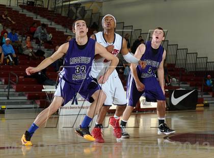 Thumbnail 1 in Bellarmine-Jefferson vs. Ridgeview (MaxPreps Holiday Classic) photogallery.