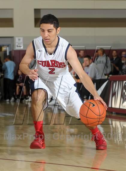 Thumbnail 2 in Bellarmine-Jefferson vs. Ridgeview (MaxPreps Holiday Classic) photogallery.
