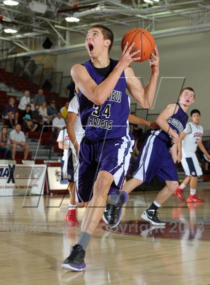 Thumbnail 3 in Bellarmine-Jefferson vs. Ridgeview (MaxPreps Holiday Classic) photogallery.