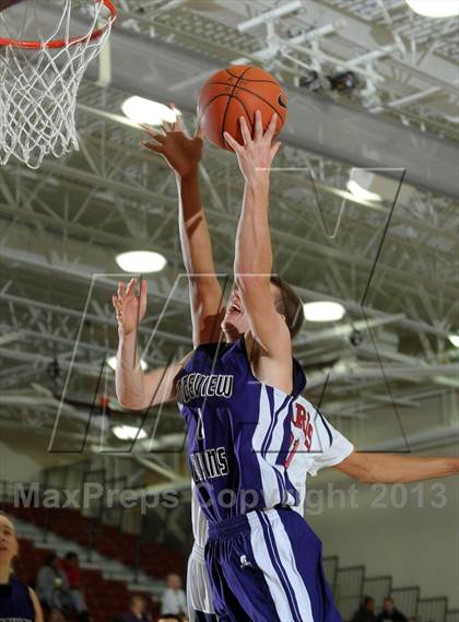 Thumbnail 1 in Bellarmine-Jefferson vs. Ridgeview (MaxPreps Holiday Classic) photogallery.