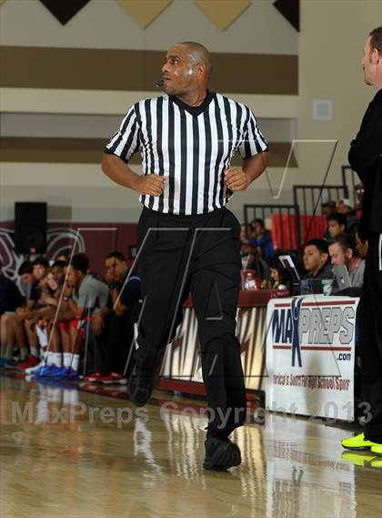 Thumbnail 3 in Bellarmine-Jefferson vs. Ridgeview (MaxPreps Holiday Classic) photogallery.