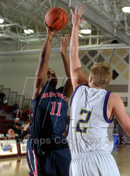 Thumbnail 2 in Bellarmine-Jefferson vs. Ridgeview (MaxPreps Holiday Classic) photogallery.