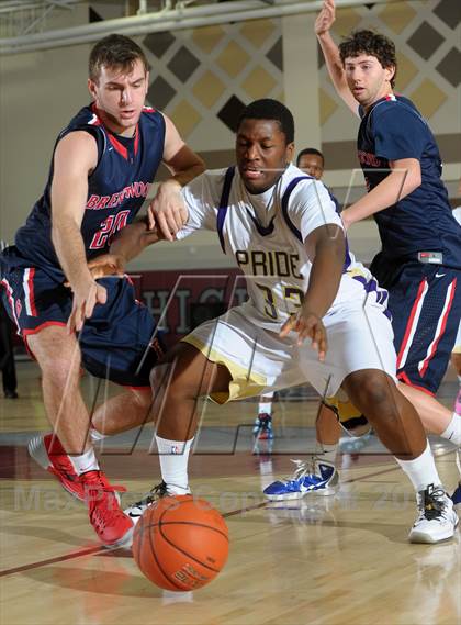 Thumbnail 2 in Bellarmine-Jefferson vs. Ridgeview (MaxPreps Holiday Classic) photogallery.
