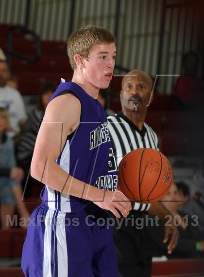 Thumbnail 3 in Bellarmine-Jefferson vs. Ridgeview (MaxPreps Holiday Classic) photogallery.