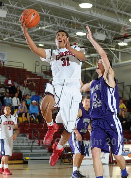 Thumbnail 2 in Bellarmine-Jefferson vs. Ridgeview (MaxPreps Holiday Classic) photogallery.
