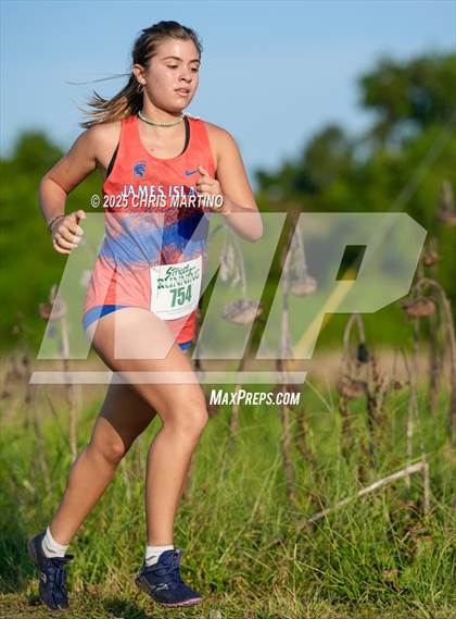 Thumbnail 3 in Heathwood Hall Highlander Invitational photogallery.