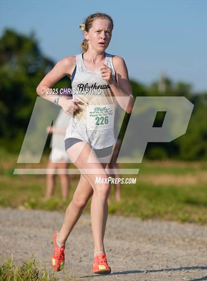 Thumbnail 2 in Heathwood Hall Highlander Invitational photogallery.