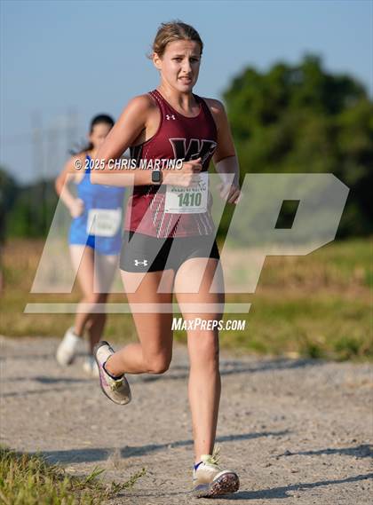 Thumbnail 2 in Heathwood Hall Highlander Invitational photogallery.