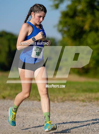 Thumbnail 3 in Heathwood Hall Highlander Invitational photogallery.