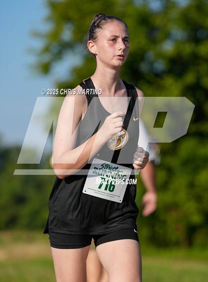 Thumbnail 2 in Heathwood Hall Highlander Invitational photogallery.