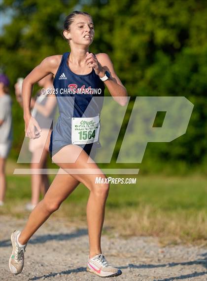 Thumbnail 3 in Heathwood Hall Highlander Invitational photogallery.