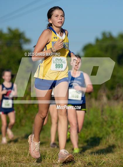 Thumbnail 3 in Heathwood Hall Highlander Invitational photogallery.