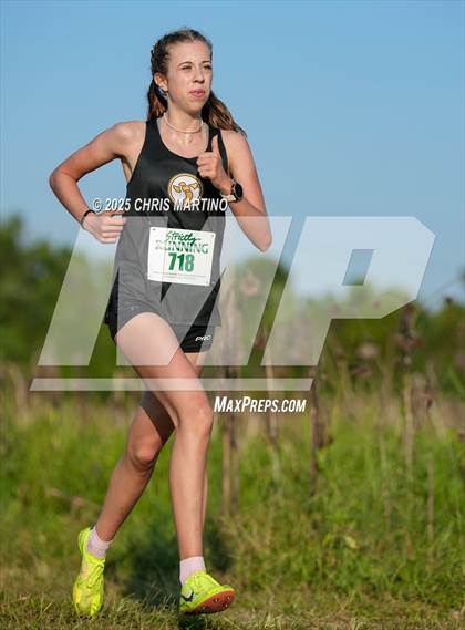 Thumbnail 3 in Heathwood Hall Highlander Invitational photogallery.