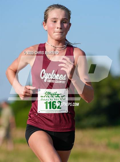 Thumbnail 3 in Heathwood Hall Highlander Invitational photogallery.