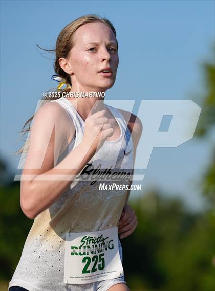 Thumbnail 3 in Heathwood Hall Highlander Invitational photogallery.