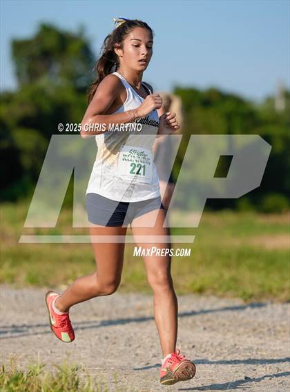 Thumbnail 2 in Heathwood Hall Highlander Invitational photogallery.