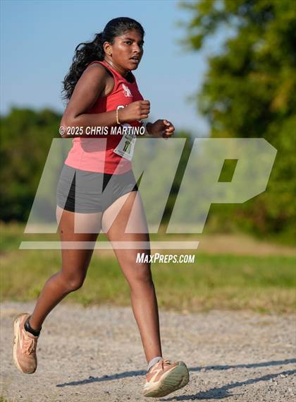 Thumbnail 2 in Heathwood Hall Highlander Invitational photogallery.