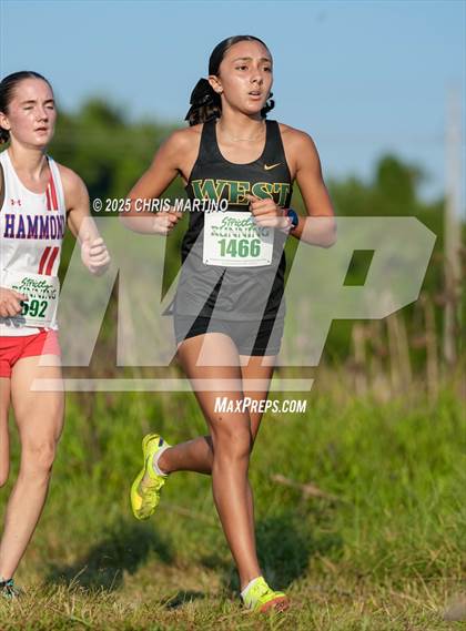 Thumbnail 1 in Heathwood Hall Highlander Invitational photogallery.