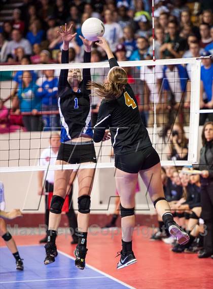 Thumbnail 3 in Grandview vs. Arapahoe (CHSAA 5A Championship) photogallery.