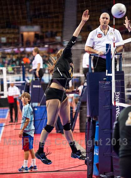 Thumbnail 1 in Grandview vs. Arapahoe (CHSAA 5A Championship) photogallery.