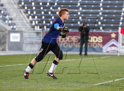 Thumbnail 3 in Pine Creek vs. Rock Canyon (CHSAA 5A Final) photogallery.
