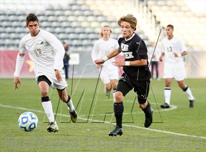 Thumbnail 3 in Pine Creek vs. Rock Canyon (CHSAA 5A Final) photogallery.