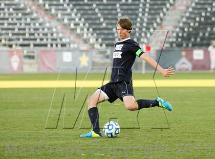 Thumbnail 3 in Pine Creek vs. Rock Canyon (CHSAA 5A Final) photogallery.