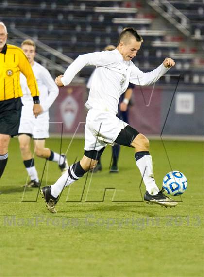 Thumbnail 1 in Pine Creek vs. Rock Canyon (CHSAA 5A Final) photogallery.