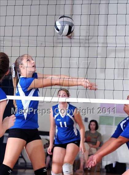 Thumbnail 1 in Bishop Gorman vs Indian Springs(Lake Mead Fall Classic) photogallery.