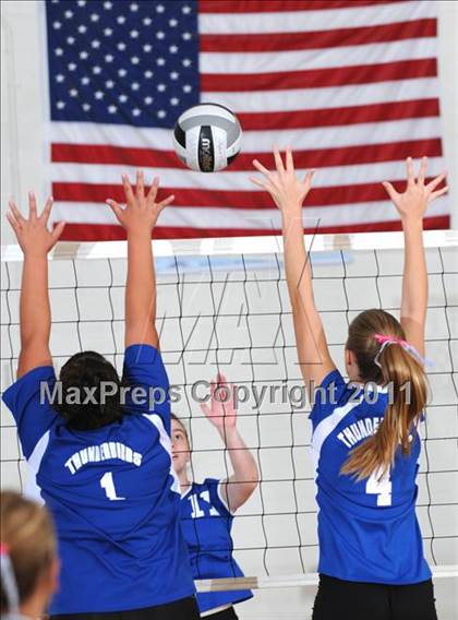 Thumbnail 1 in Bishop Gorman vs Indian Springs(Lake Mead Fall Classic) photogallery.