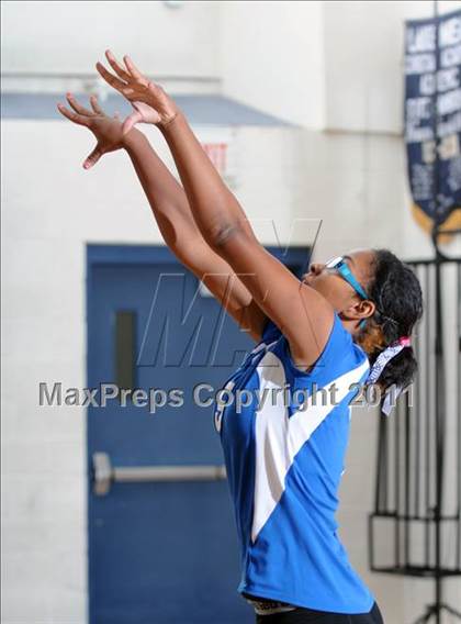 Thumbnail 1 in Bishop Gorman vs Indian Springs(Lake Mead Fall Classic) photogallery.