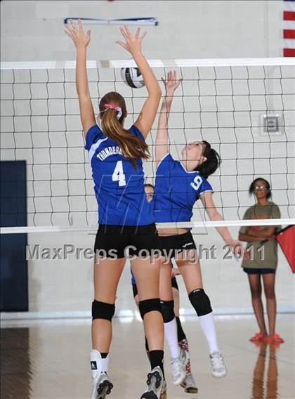 Thumbnail 2 in Bishop Gorman vs Indian Springs(Lake Mead Fall Classic) photogallery.