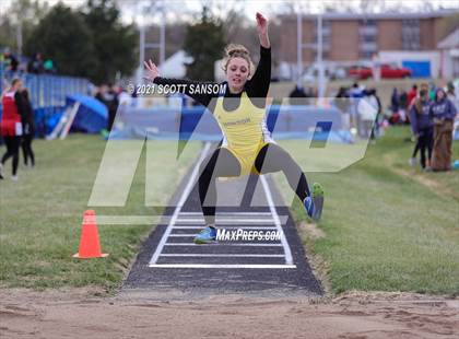 Thumbnail 2 in Norton Invitational Track Meet photogallery.