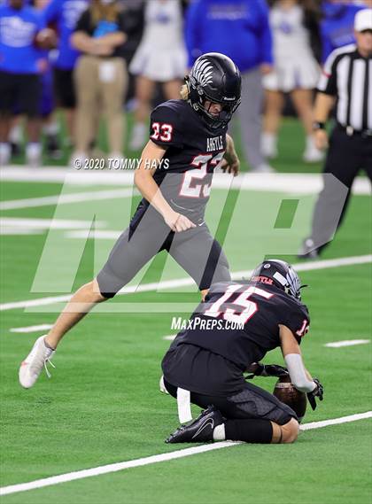Thumbnail 1 in Argyle vs. Lindale (UIL Class 4A Division 1 State Final) photogallery.