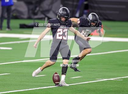 Thumbnail 1 in Argyle vs. Lindale (UIL Class 4A Division 1 State Final) photogallery.