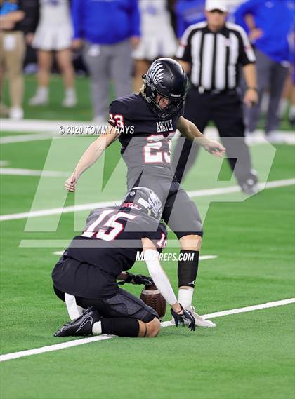 Thumbnail 1 in Argyle vs. Lindale (UIL Class 4A Division 1 State Final) photogallery.