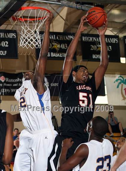 Thumbnail 3 in Dudley vs Sagemont (City of Palms Classic) photogallery.