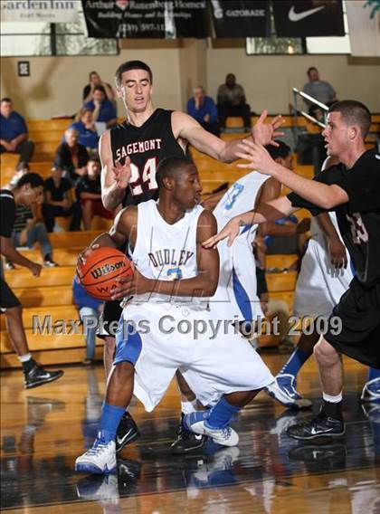 Thumbnail 3 in Dudley vs Sagemont (City of Palms Classic) photogallery.