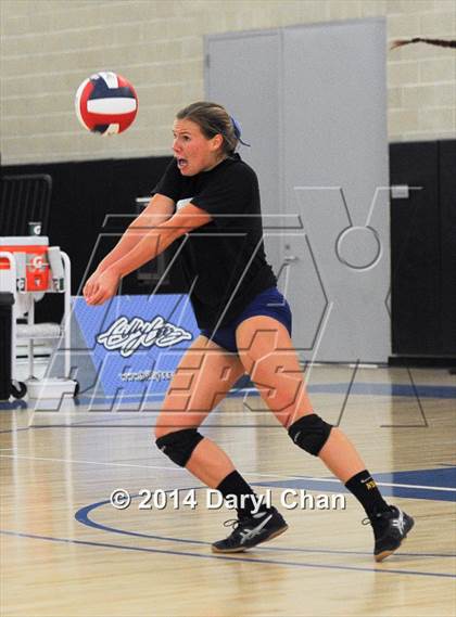 Thumbnail 3 in Saddleback Valley Christian vs. Sacred Heart Cathedral (CIF State D3 Finals) photogallery.